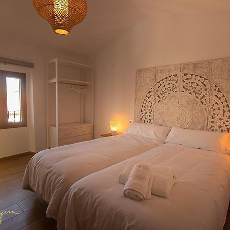 Apartamentos Turisticos Abrilymarzo Caces Екстериор снимка