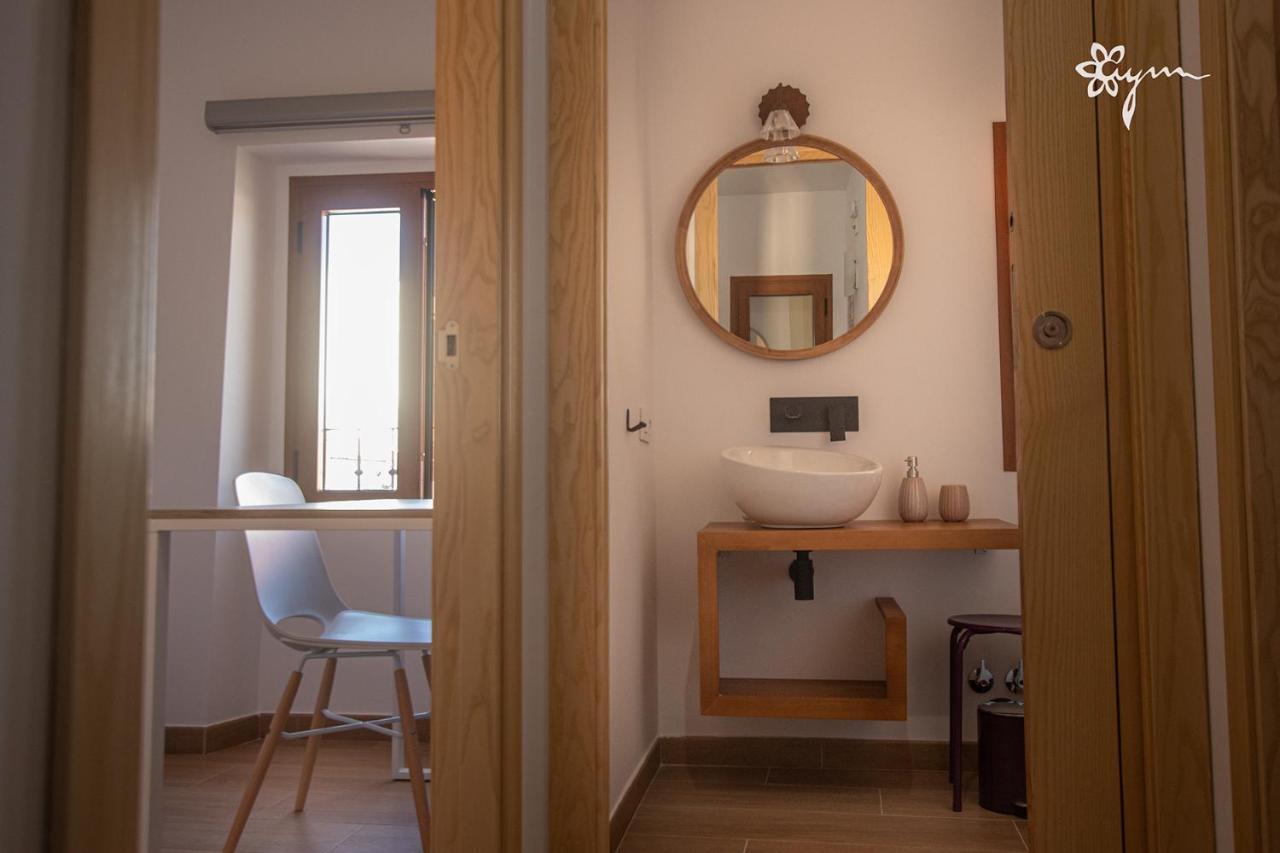 Apartamentos Turisticos Abrilymarzo Caces Екстериор снимка