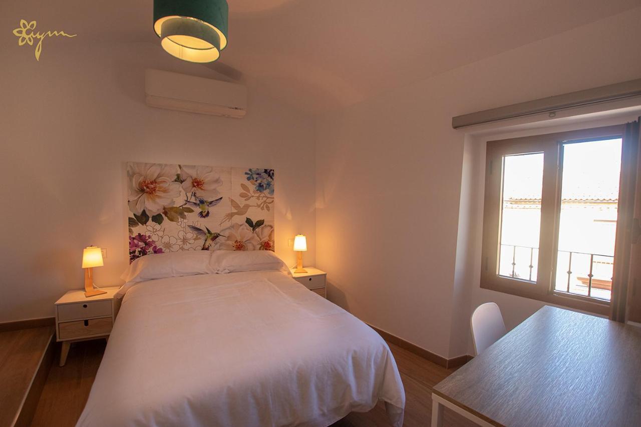 Apartamentos Turisticos Abrilymarzo Caces Екстериор снимка
