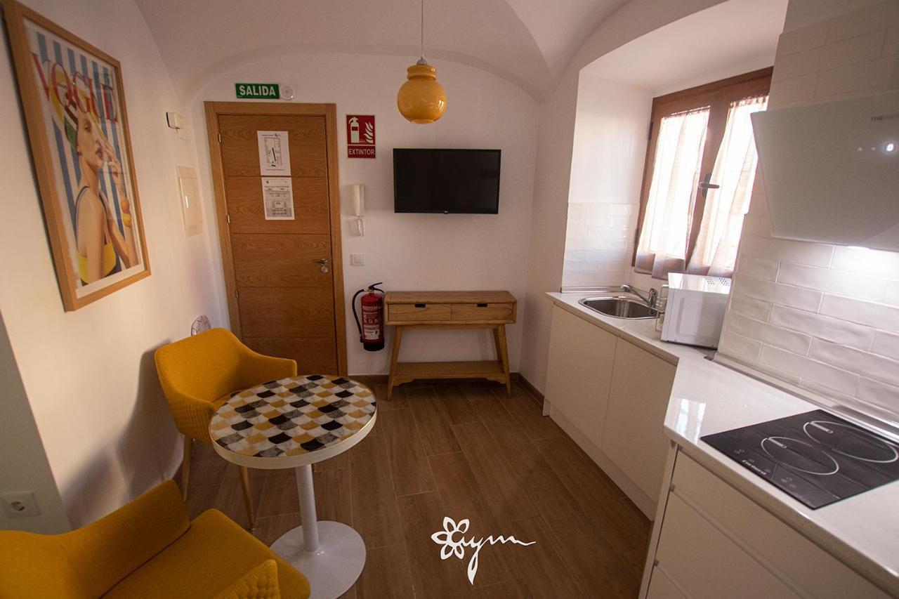 Apartamentos Turisticos Abrilymarzo Caces Екстериор снимка