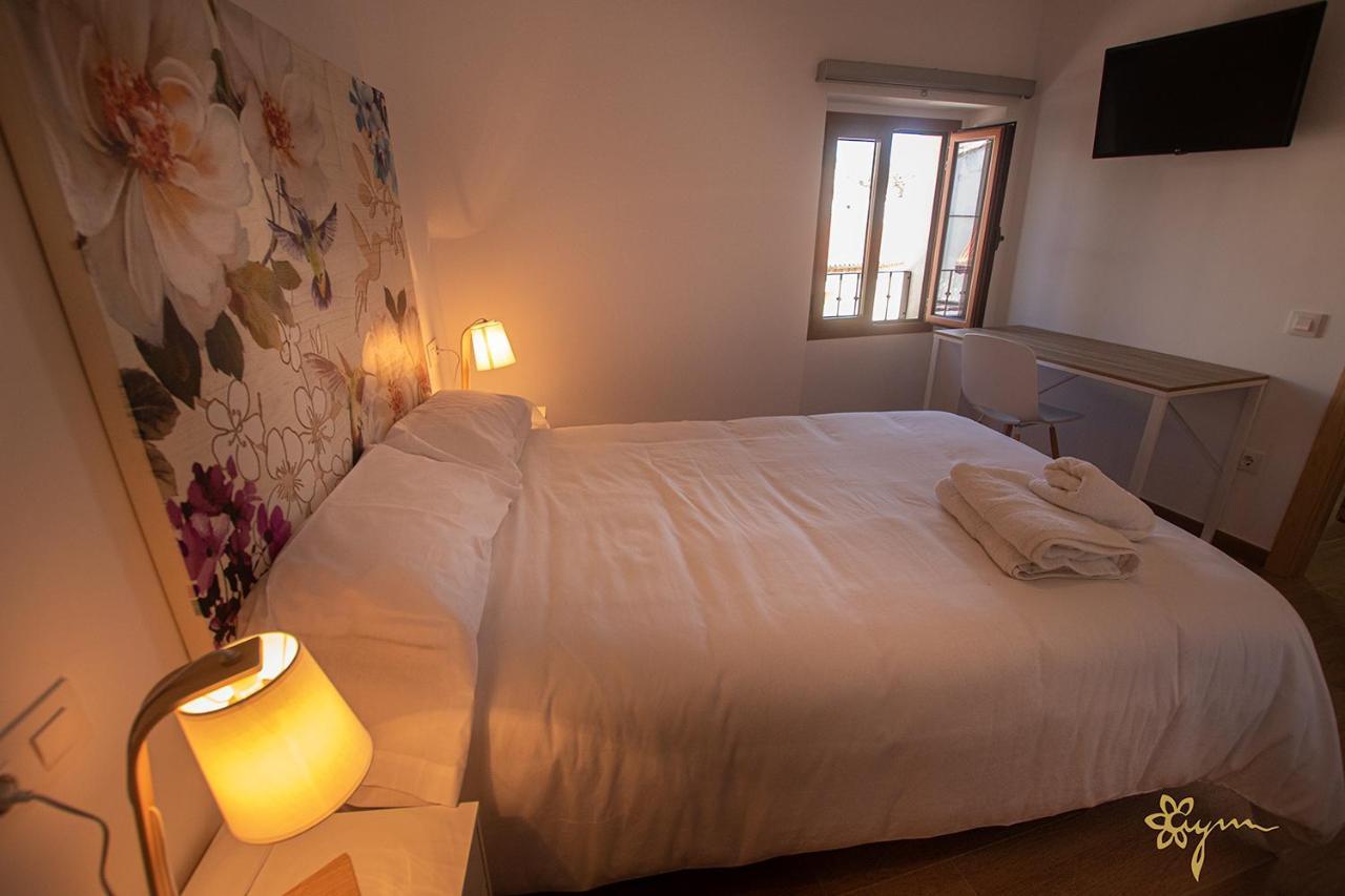 Apartamentos Turisticos Abrilymarzo Caces Екстериор снимка