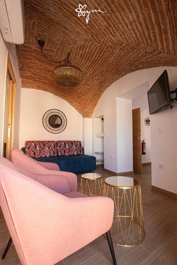 Apartamentos Turisticos Abrilymarzo Caces Екстериор снимка