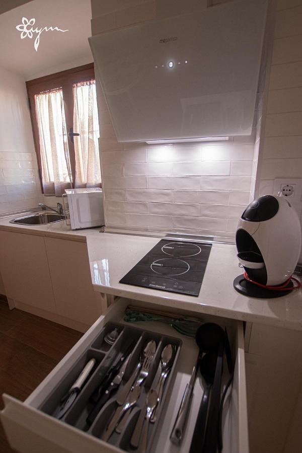 Apartamentos Turisticos Abrilymarzo Caces Екстериор снимка