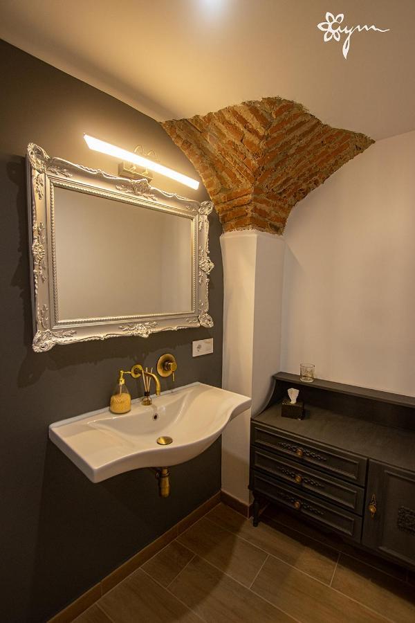 Apartamentos Turisticos Abrilymarzo Caces Екстериор снимка