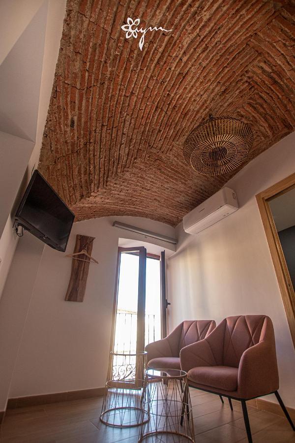 Apartamentos Turisticos Abrilymarzo Caces Екстериор снимка