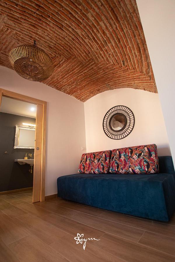 Apartamentos Turisticos Abrilymarzo Caces Екстериор снимка
