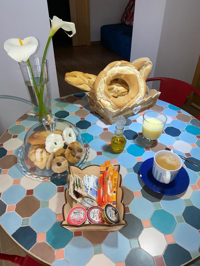 Apartamentos Turisticos Abrilymarzo Caces Екстериор снимка